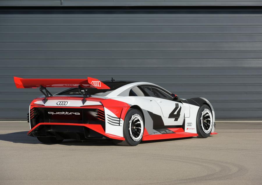  Audi e-tron Vision Gran Turismo 2018 года  (фото 19 из 22)